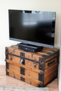 Vintage Suitcases TV stand with a rustic vibe